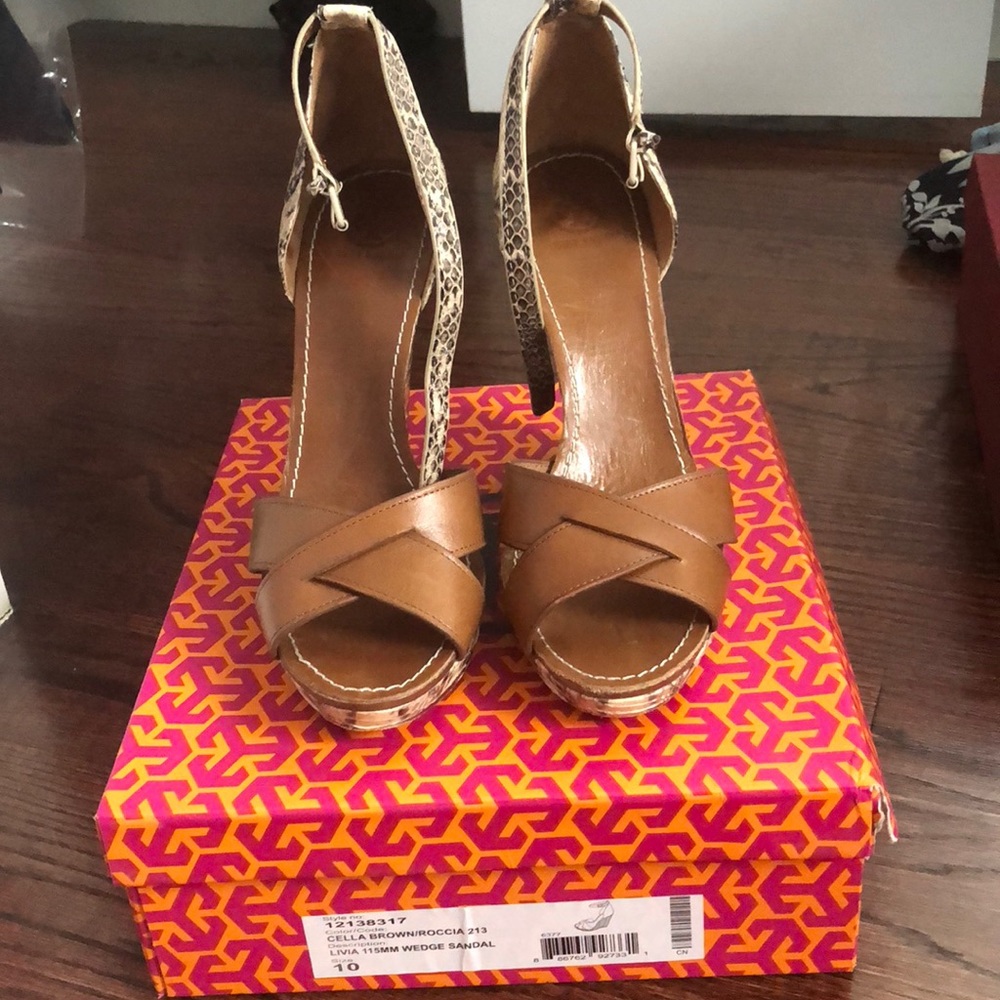 TORY BUTCH LIVIA 115 mm SNAKE SKIN WEDGE